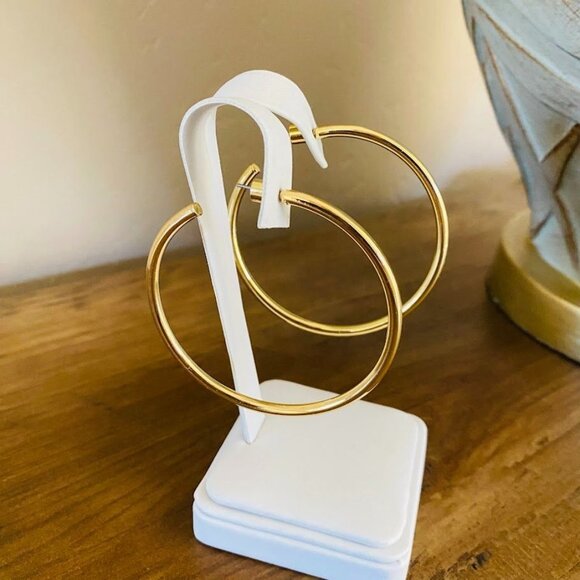 ZARA Minimalist Gold Tone Hoop Earrings – Classic Everyday Hoops 2¼” - Picture 3 of 6